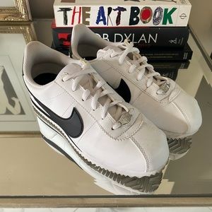 Nike Cortez , youth 4.5